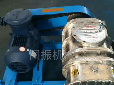 三葉羅茨風(fēng)機(jī) 三葉羅茨風(fēng)機(jī)